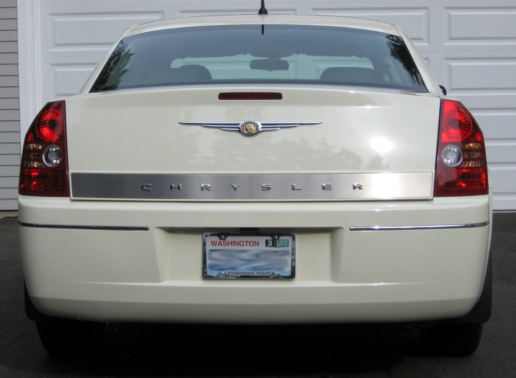 chrysler 300 rear